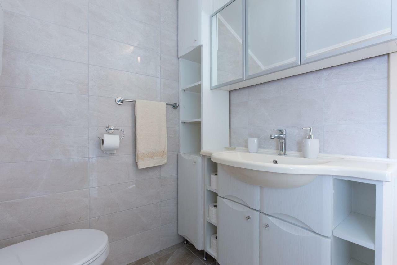 Apartman Ivona Malinska Exterior foto